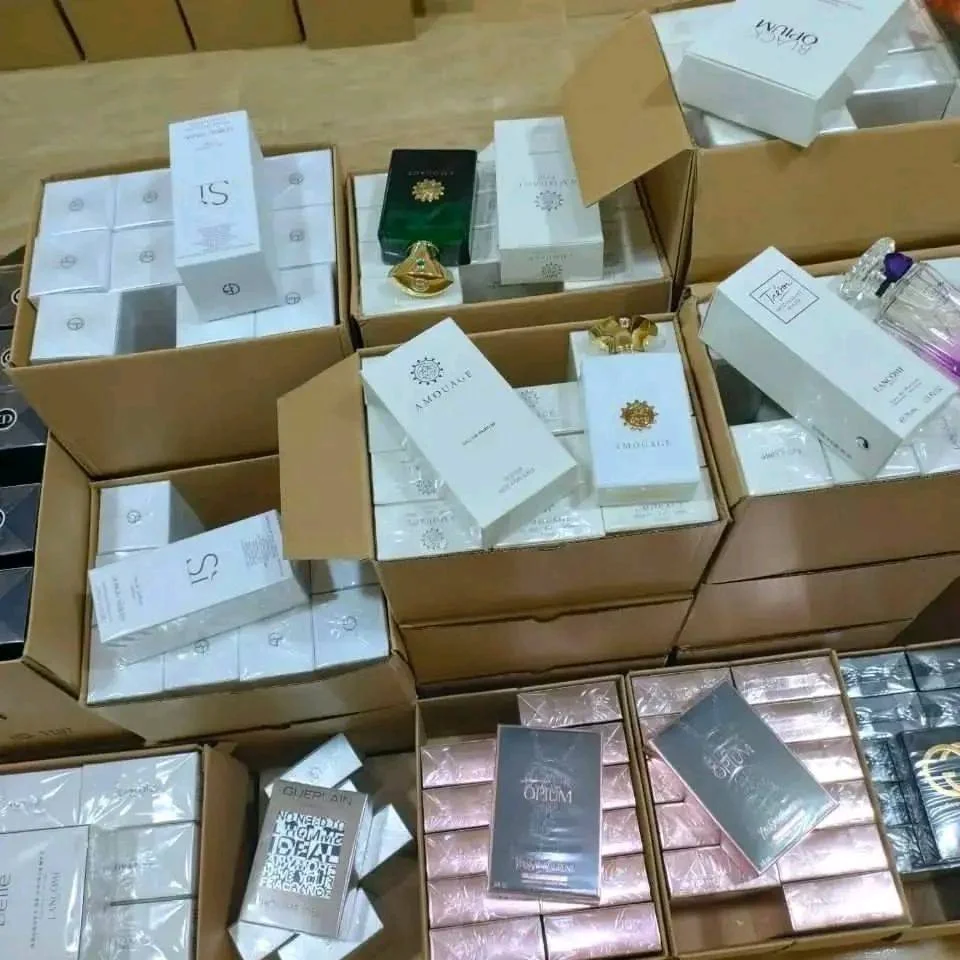 Mixed Perfumes Pallet - Image 2